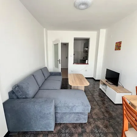 アパート Sunny 1br With Free Street Parking *