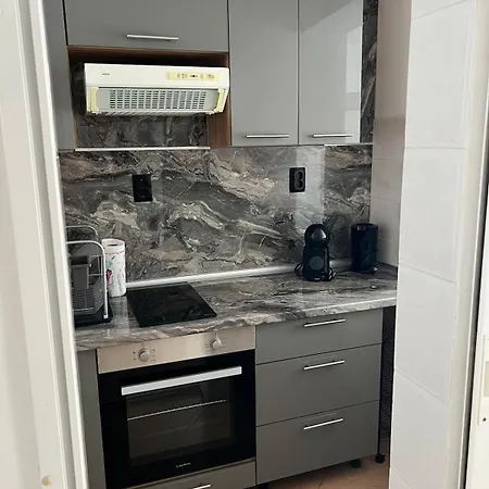 Sunny 1br With Free Street Parking プロヴディフ