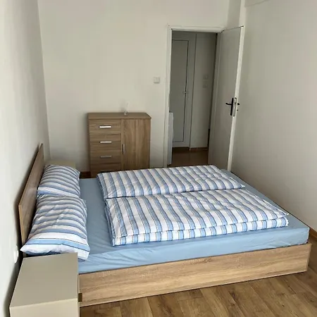 Sunny 1br With Free Street Parking アパート